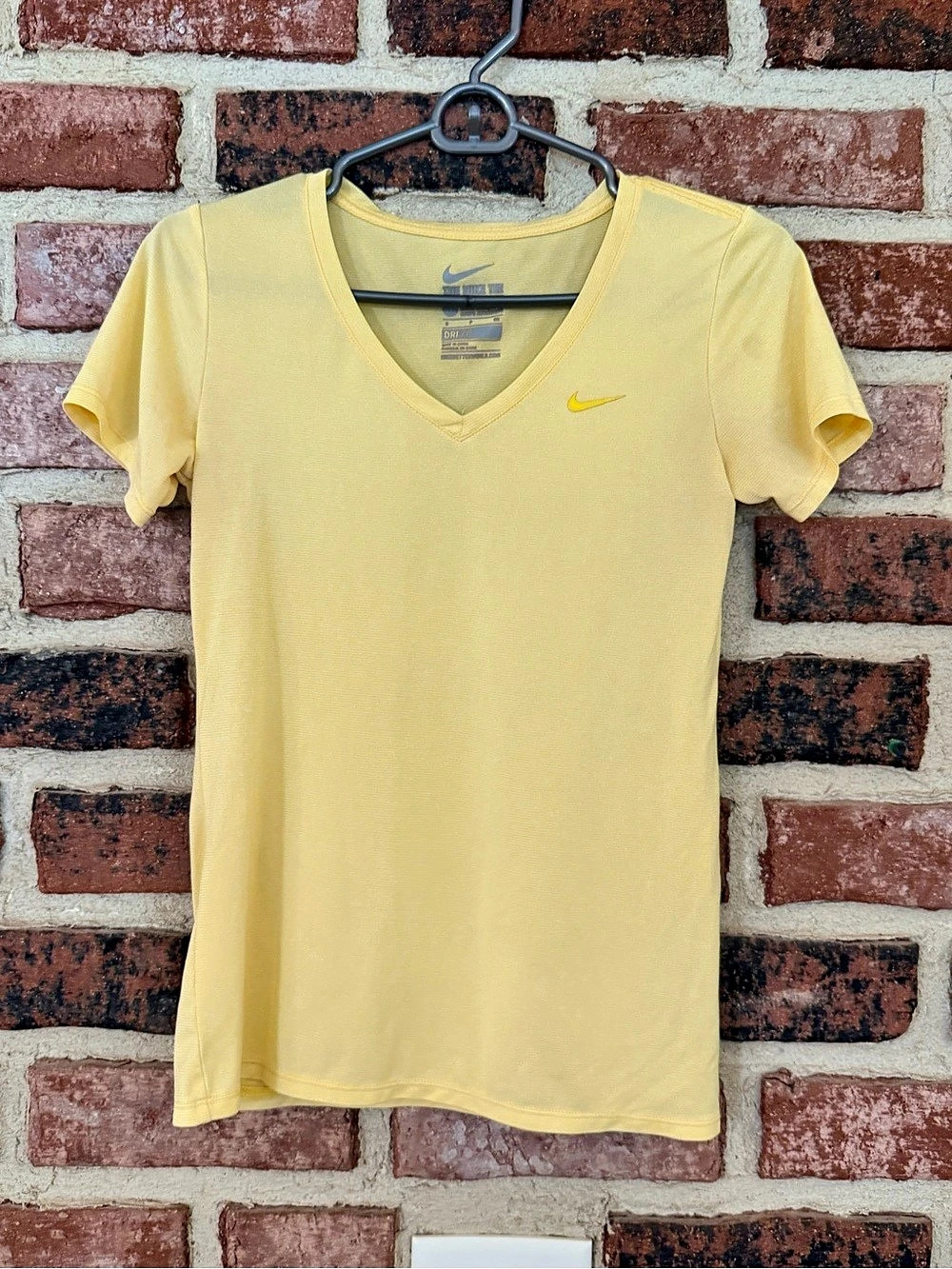 Nike The Nike Tee Dri-FIT V-Neck Tee in Yellow